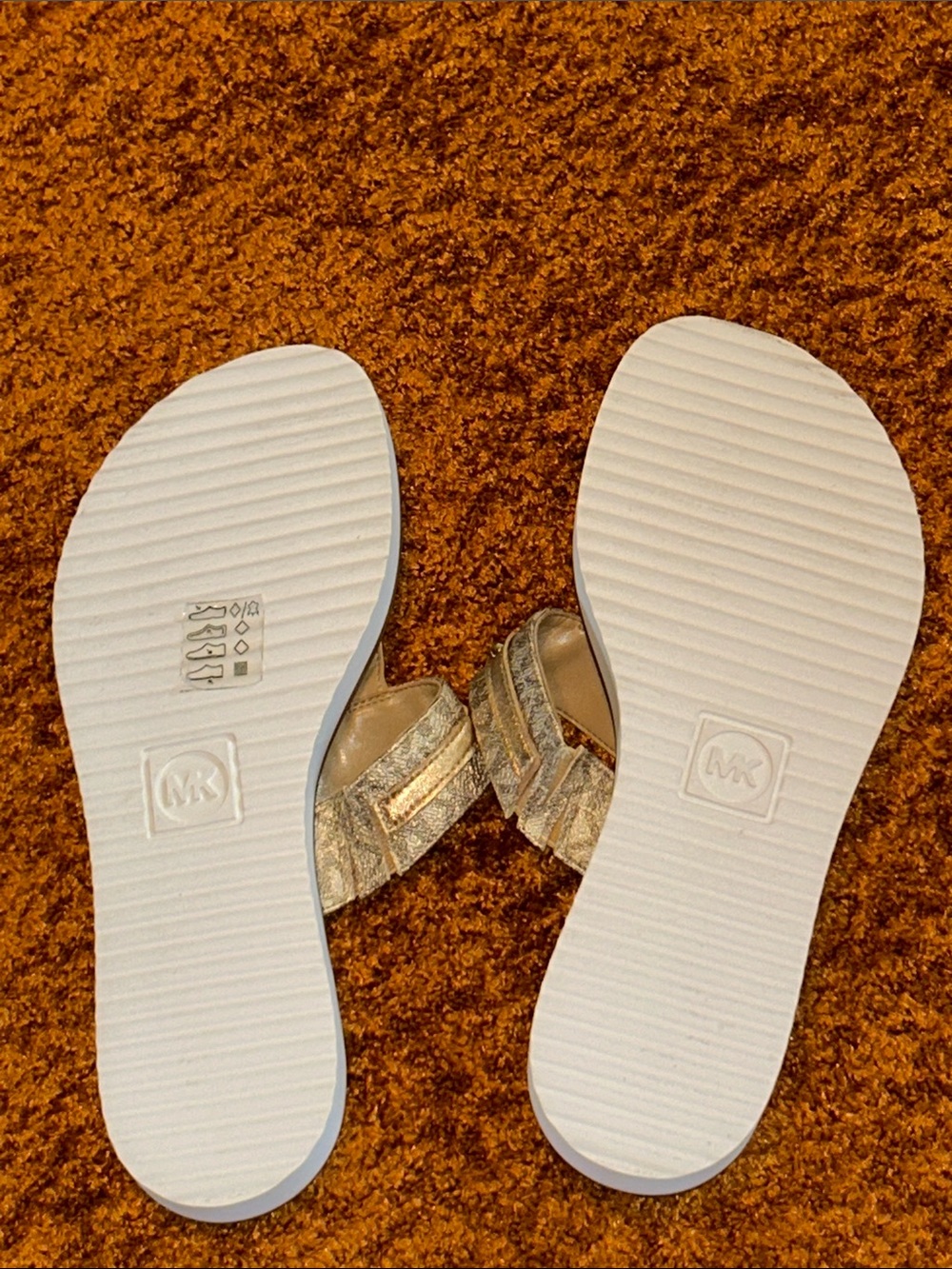 MICHAEL Michael Kors Metallic Gold Thong Sandals - Picture 3 of 5